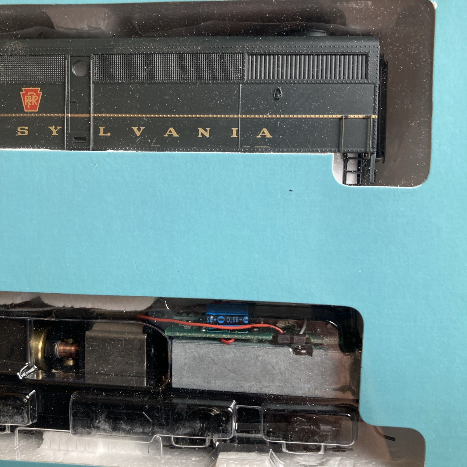 Proto 2000 HO Scale Diesel FA 1 & FB1 Pennsylvania Both Powered DCC Ready thumbnail 6