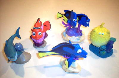 Disney PVC Figure / Cake Topper Set ~ Finding Nemo / Dory / Shark / Puffer Fish