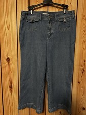 CHICO S Platinum Denim Blue Jeans Capri Pants Size 1,5 Cotton