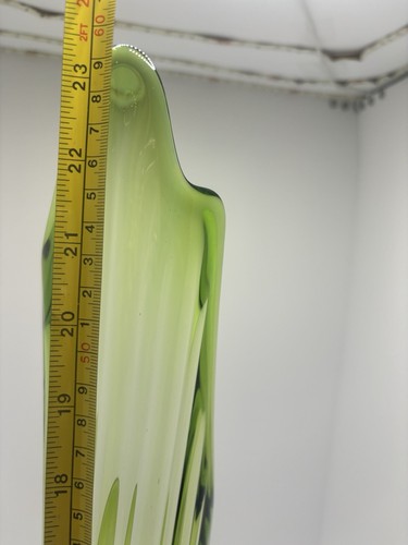 LE SMITH SIMPLICITY RIBBED *AVOCADO GREEN* SWUNG GLASS VASE MCM VGC. - Picture 10 of 15