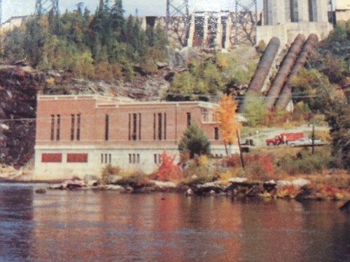 Presa y caballete del río Montreal, Sault Ste. Postal Marie, Canadá - Imagen 2 de 3