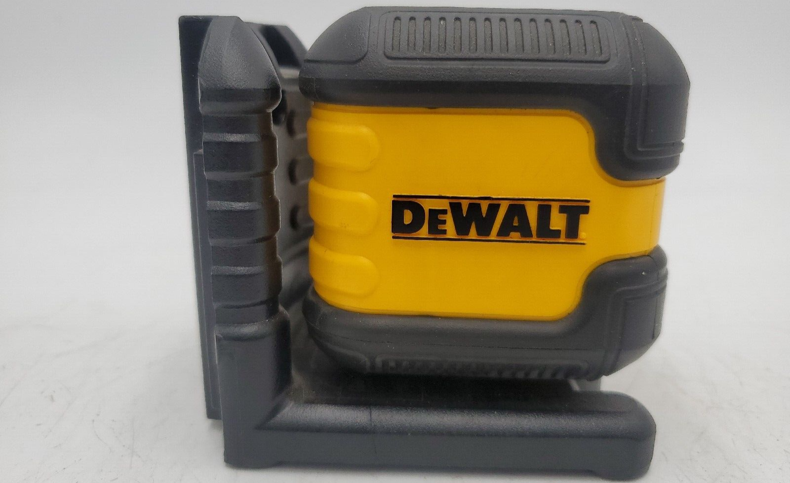 DEWALT DW08802CG Swiveling Green SelfLeveling Cross Line Laser Level
