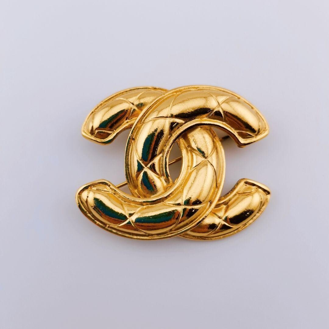 リ*ン様 シャネル ココマーク マトラッセ ブローチ 1142 Chanel 1142 Brooch Coco Mark Matelasse Gold Color Vintage