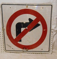 USED NO RIGHT BLACK ARROW  BLACK  RED ON WHITE SIGN  24 x 24 ALUMINUM
