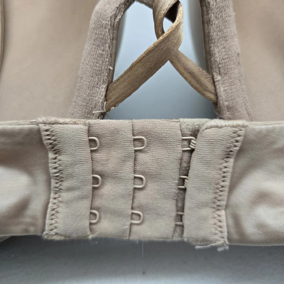 Sujetador para mujer Victoria's Secret 38D beige milagroso inmersión push up con aros Foto 3 de 4