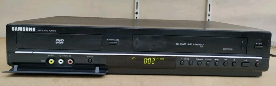 SAMSUNG DVD-V6700 COMBO VHS 6 TESTINE/LETTORE DVD CON TELECOMANDO - Immagine 2 di 4