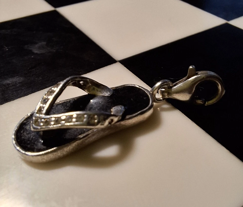 Chanclas Thomas Sabo 🩴Sandal Zapato Negro Playa ⛱️ Vacaciones Circonita cúbica Plata Dije Foto 2 de 4