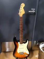 SQUIER STRATOCASTER STANDERD SERIES