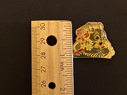 Prendedor coleccionable vintage de animales con solapa de conejo esmaltado de la era de la Unión Soviética de Ucrania - Imagen 2 de 4