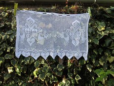 Rideau ancien fait main au crochet 54 cm x 34 cm