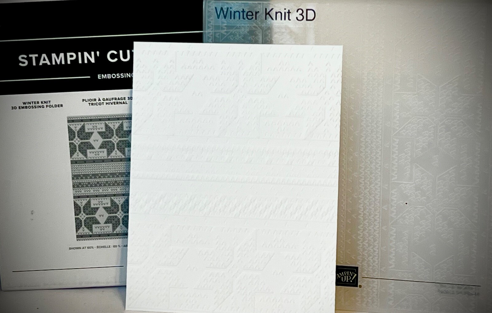 Stampin' Up! Cut & Emboss Winter knit 3D Embossing Folder 6x6” W/ Sample