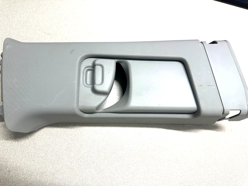 #112 - 2012-2020 CHEVROLET SONIC CENTRE RIGHT B PILLAR TRIM PANEL 95910148 Foto 2 de 4