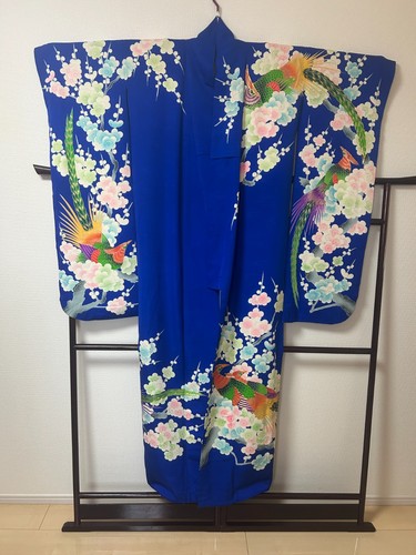 JAPANESE KIMONO /FURISODE/ ANTIQUE / SILK / EMBROIDERY / FLOWER/PEACOCK