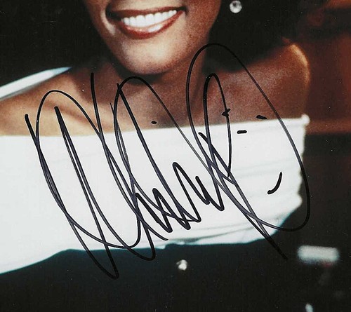 WHITNEY HOUSTON HAND SIGNED PHOTO 8x10 SINGER ACTRESS - I WILL ALWAYS LOVE YOU - Picture 2 of 3
