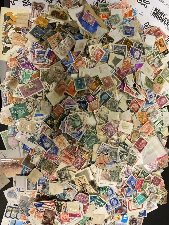 Commonwealth And World Stamps 600g Tub - Image 3 of 4