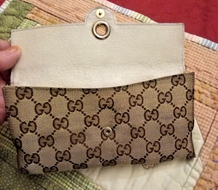 Authentic GUCCI Eclipse Tri-Fold Wallet Gold Logo… - image 4