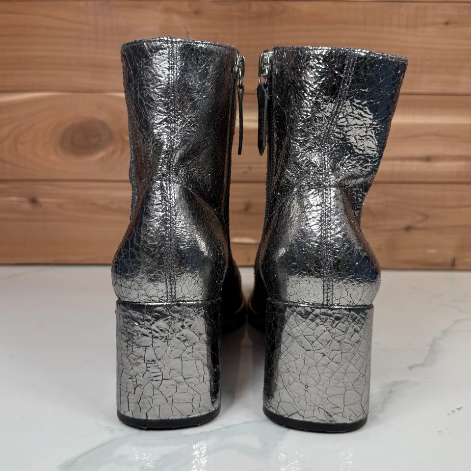 Botines Schutz plateados metálicos de cuero agrietado con tacón ancho para mujer talla 8B Foto 4 de 4