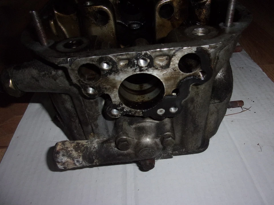 BMW 3.0cs E9 M30 1973 culata 73 Foto 4 de 4