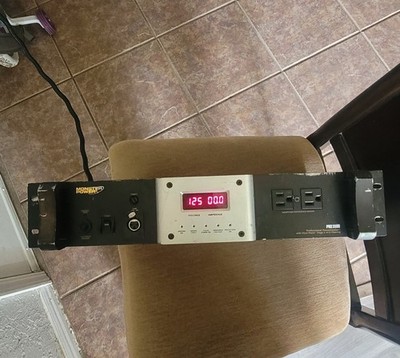 Monster Power Pro 3500 Professional Reference Power Center with 14 Outlets