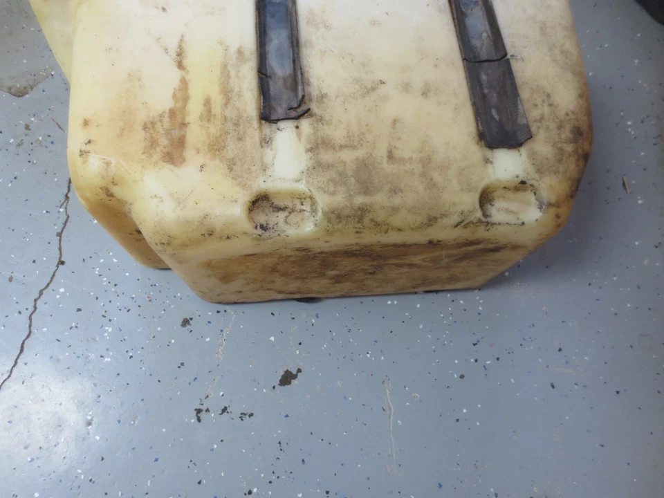 Yamaha Rhino 450 2007 usado OEM pila de tanque de combustible de gasolina Foto 2 de 4