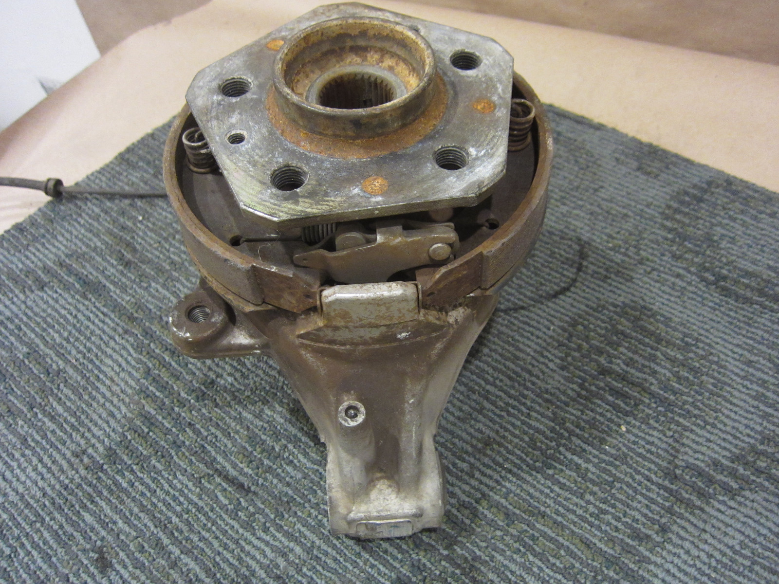 Maserati 4200 Coupe Spyder - LH Rear Wheel Hub Holder W/Bearing - P/N 183590