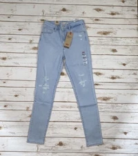 NWT Levi 721 High Rise Skinny Jeans Soho Azure Sz 32R. MSRP $70