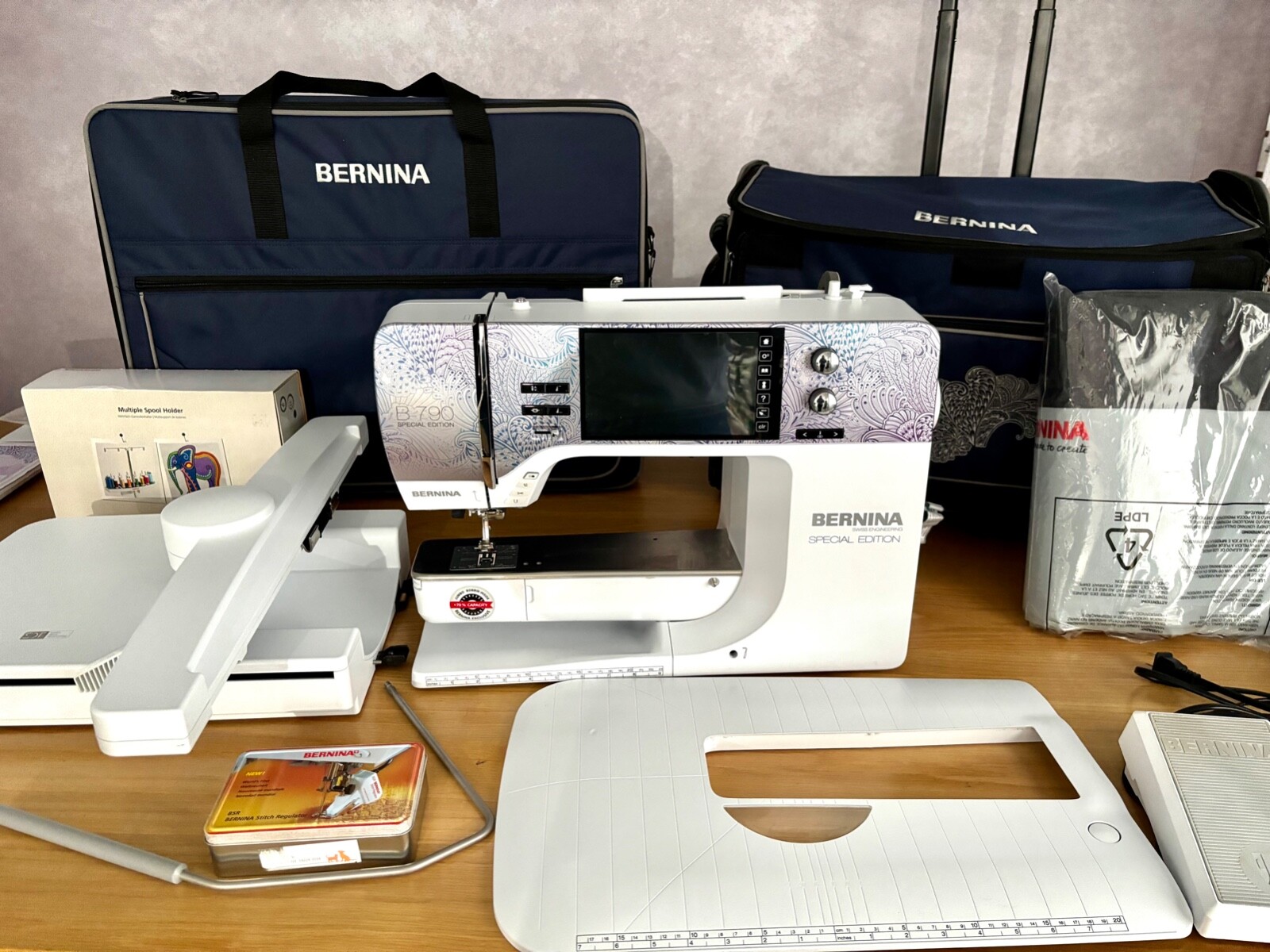BERNINA B 790 Peacock Special Edition with SDT Embroidery Module eBay