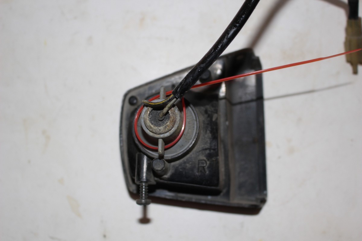 KAWASAKI NINJA ZX1000 RIGHT REAR TURN SIGNAL LIGHT INDICATOR