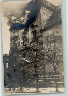 13924248 - 1000 Berlin Mitte Strassenkaempfe Artillerie Volltreffer im Marstall
