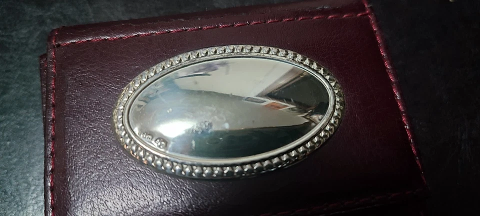 PORTACARTE DA GIOCO CON MATITA - BLOCCHETTO - SEGNAPUNTI  CON BLASONE IN ARGENTO - Immagine 2 di 4