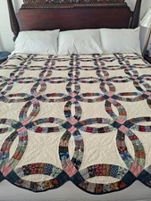 BEAUTUFUL AMISH WEDDING RING HAND QUILTED QUILT ~ 76 X 88"