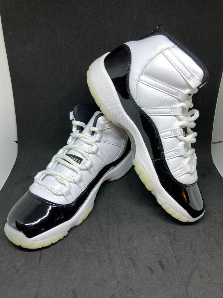 jordan 11's size 7