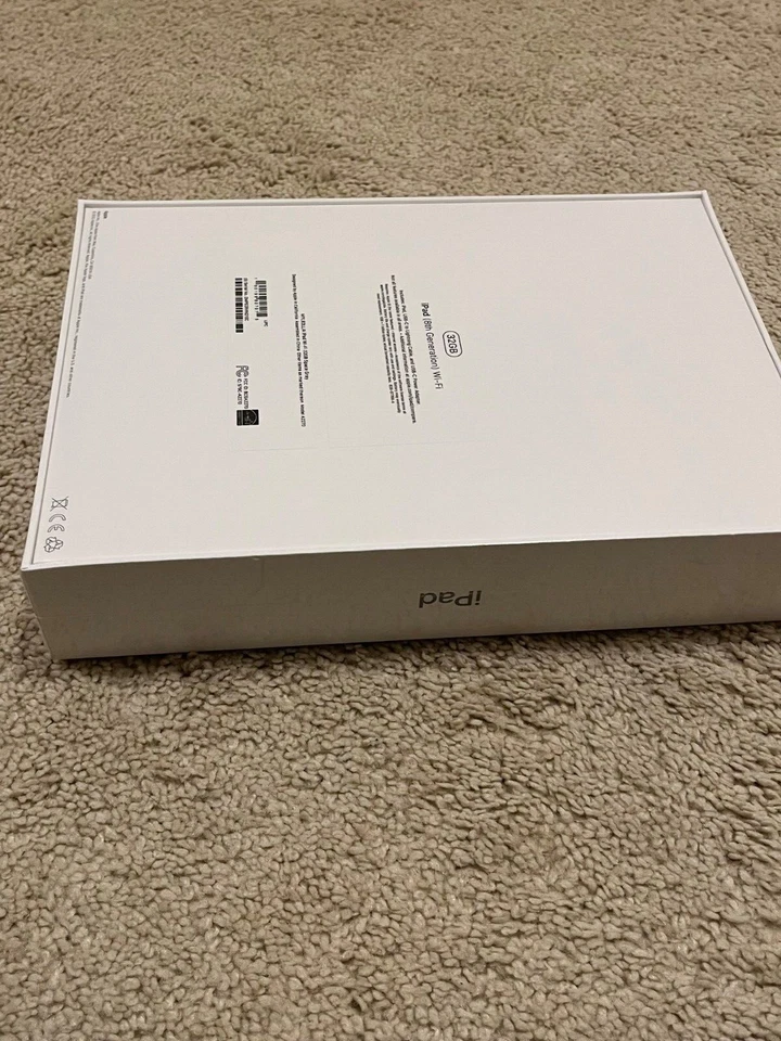 Apple iPad 8th Gen. 32GB, Wi-Fi, 10.2 in - Space Gray - Image 3 of 4