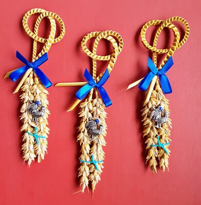 SILBERNE HÜHNERMAISPUPPE GESCHENKE. IDOL ICONS. BLAUES BAND. MYSTIK. GEFLÜGEL.