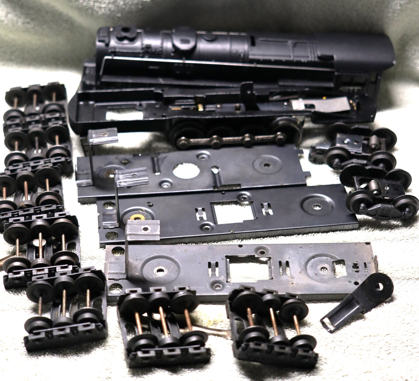 NICE LIONEL POST WAR PARTS LOT 671, 681, 2020 & 2046w eBay