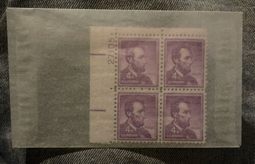US Abraham Lincoln 4 Cent Stamp 1954 PLATE BLOCK # 27105 Rare - Picture 3 of 4