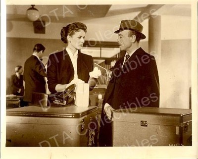 FIRE OF AFRICA-MAUREEN O'HARA-W/ PASSPORT-8x10 VG