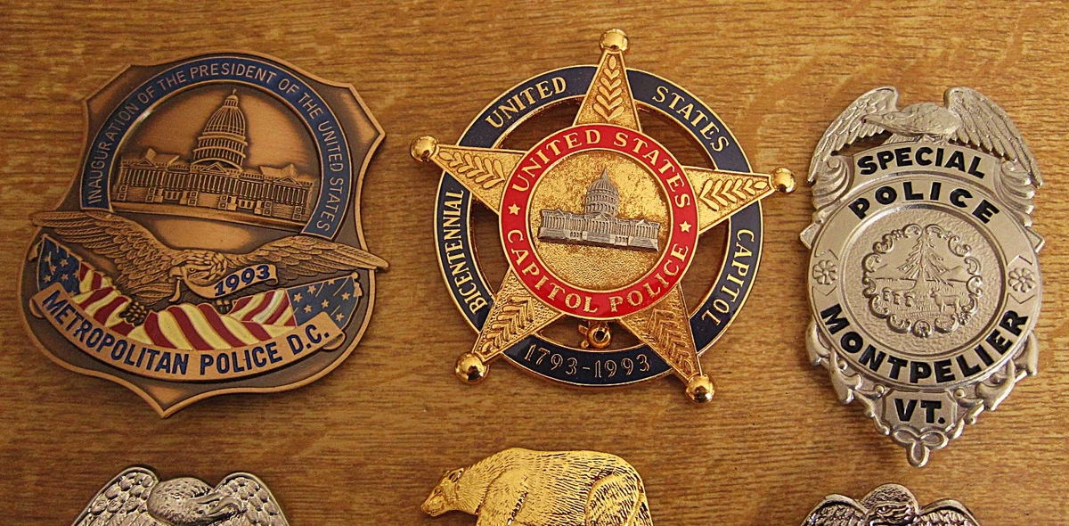 obsolete police badges, Convolut 6 x Abzeichen + 1 Harley Davidson patch
