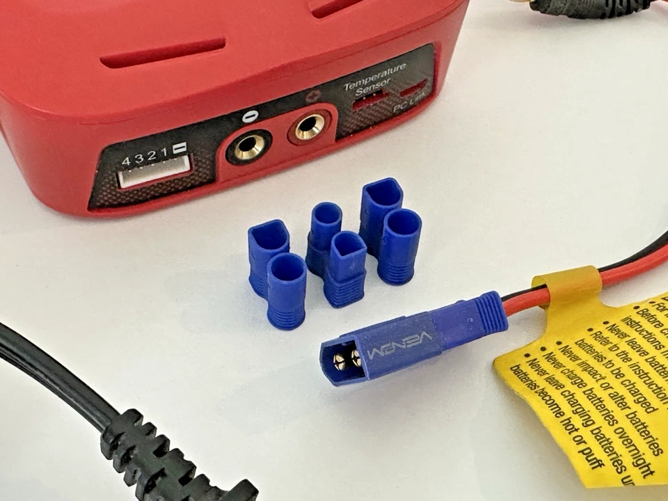 Dynamite Passport P1 Mini Charger Model DYNC3015 Excellent Condition - Image 2 of 4