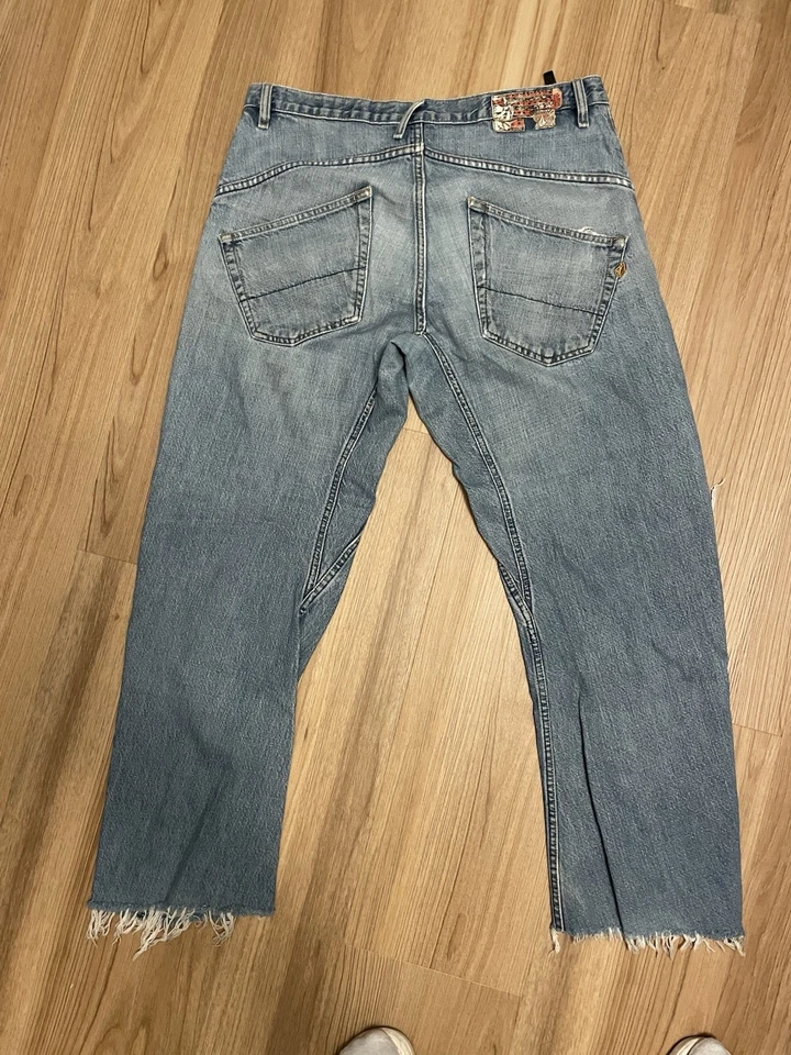 Volcom Men's Distressed Straight Leg Jeans Blue, Size 33x32 Button Up Front - Image 3 of 4