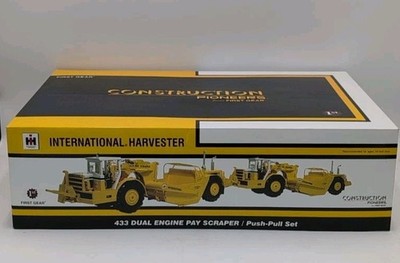 1/25 NIB First Gear International Harvester 433 Scraper Push Pull Set 
