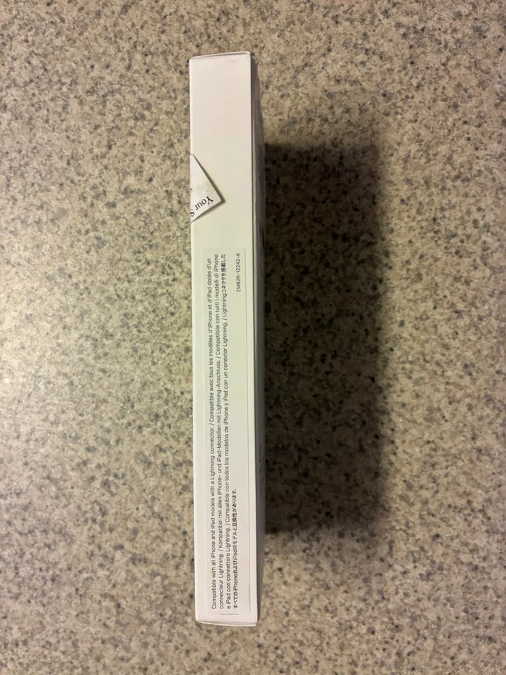 Apple Lightning to Digital AV Adapter – Genuine, Excellent Condition - Image 3 of 4