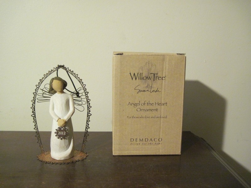 Willow Tree Christmas Tree Ornament ANGEL OF THE HEART Trellis Demdaco 2012 Box