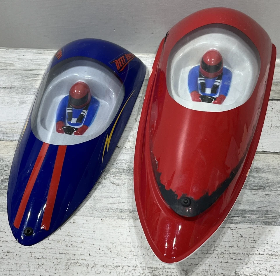 AquaCraft Reef Racer 2 Electric Vee-Hull Boat Red And Blue Hull No RC No Battery - Image 2 of 4