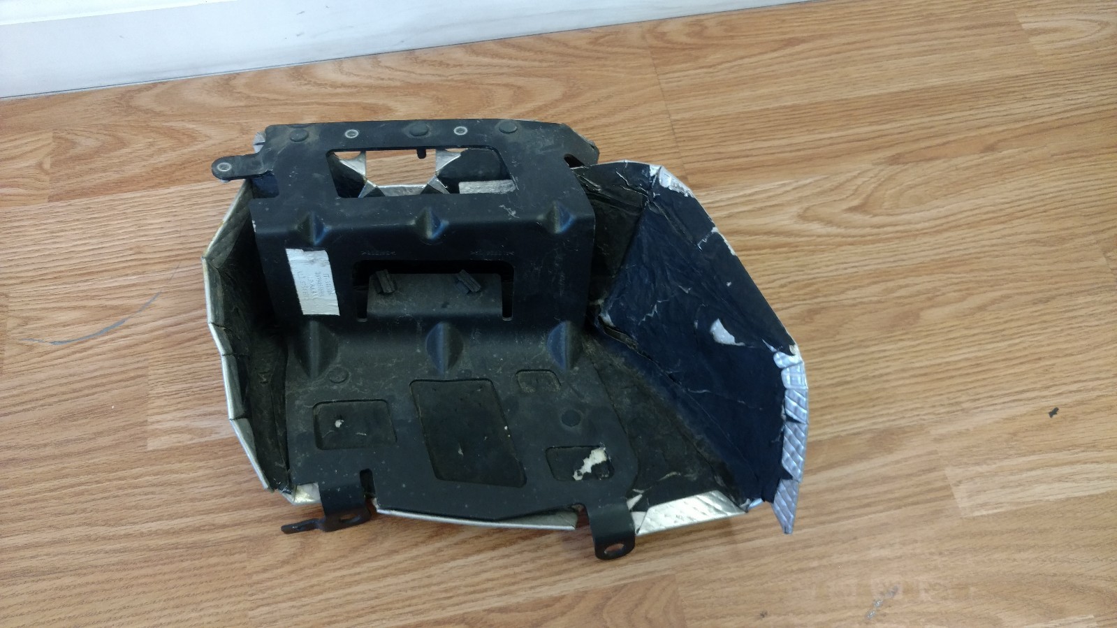 LAMBORGHINI GALLARDO LEFT TAIL LIGHT BRACKET MOUNT OEM 407945569A