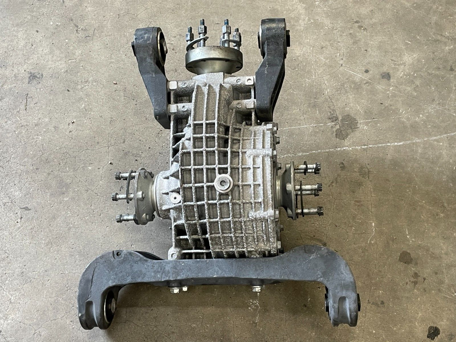 13 14 Maserati Granturismo M145 Rear Diff Differential Axle Carrier RWD 1458 OEM