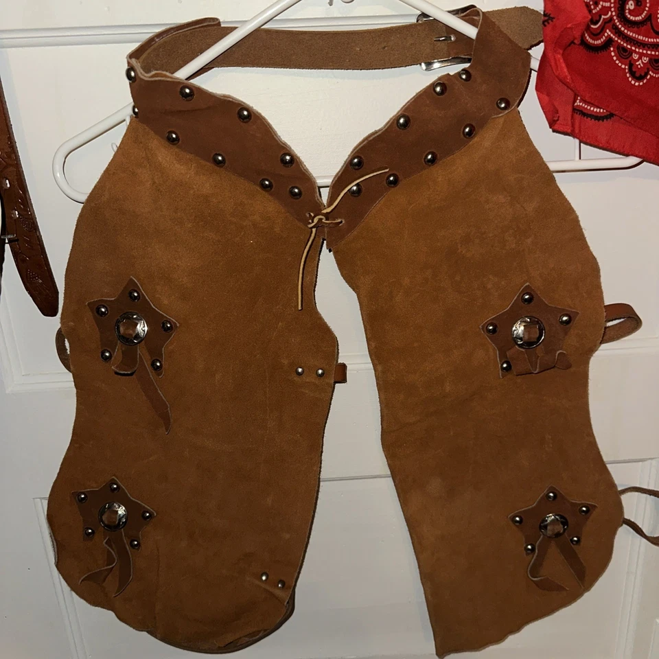 Gorras occidentales de colección, chaleco, cinturón, sombrero de vaquero y pañuelo rojo para niños/niñas pequeños. Foto 4 de 4