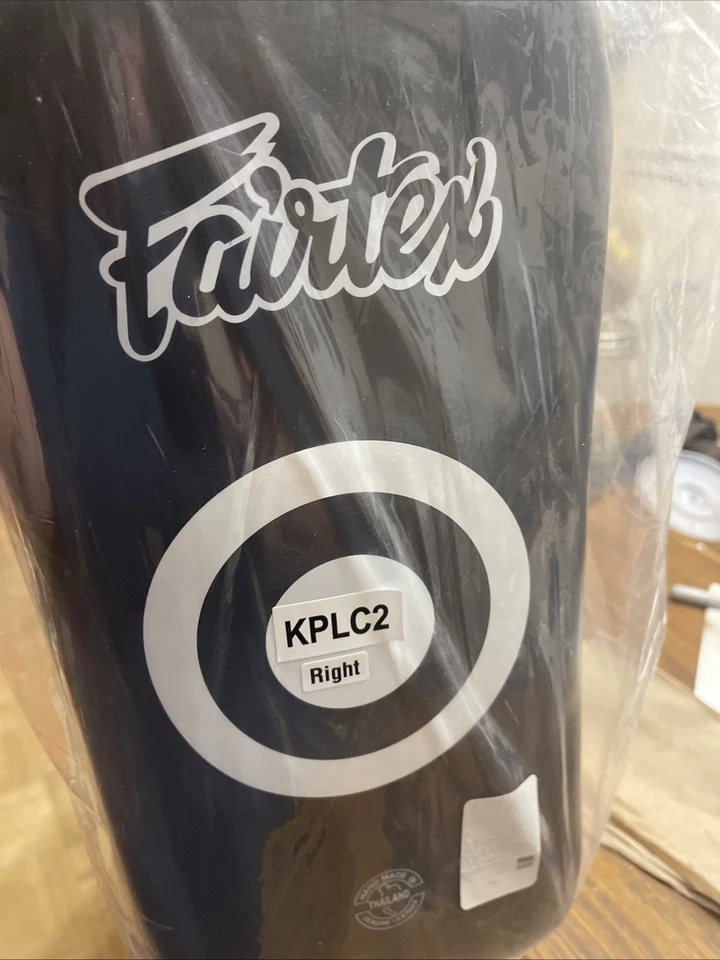 1 pieza Fairtex KPLC2 Muay Thai Kick Pad Superior Todo Cuero Genuino SOLO DERECHO Nuevo Foto 3 de 4