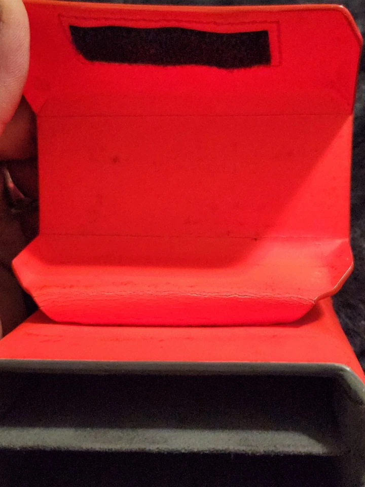 Bolso para mujer Louis Vuitton con bolsillo en cuero Damier Infini naranja neón Foto 4 de 4