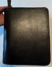 FRANKLIN COVEY CLASSIC BLACK PEBBLED LEATHER ZIPPED PLANNER, 7 RINGS.  VGUC!
